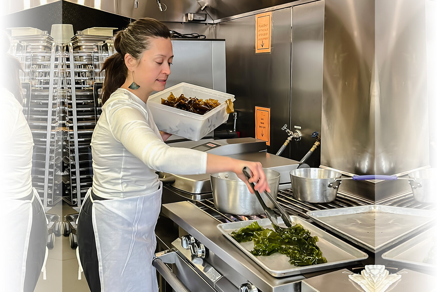 Chef Tami Grooney of White Gate Farms leads a sugar kelp training for chefs from the Newport Restaurant Group and Russell Morin Catering